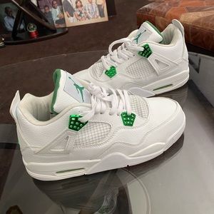 Jordan 4 Metrallic Green